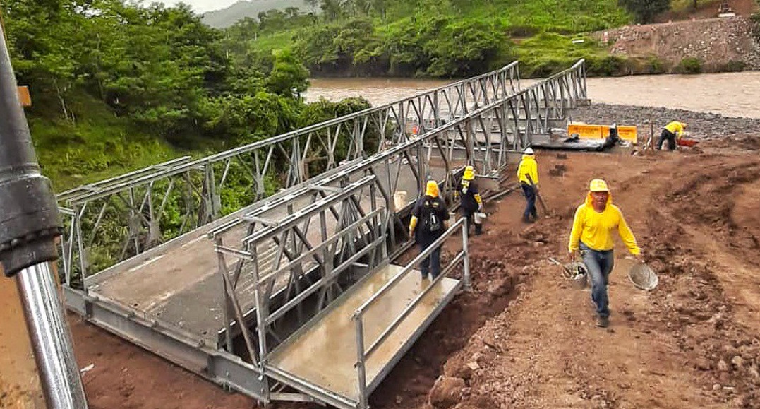 Construcción del puente en el río Torola sigue avanzando construccion-del-puente-en-el-rio-torola-sigue-avanzando